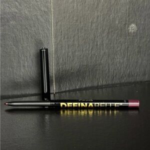 Belle by Kim Gravel DefinaBelle Eyeliner - Black and Purple